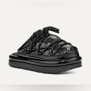 Ugg Space Sliders Hi Shine Slide Platform
Shiny Black, Sz 8 Slippers NWOB